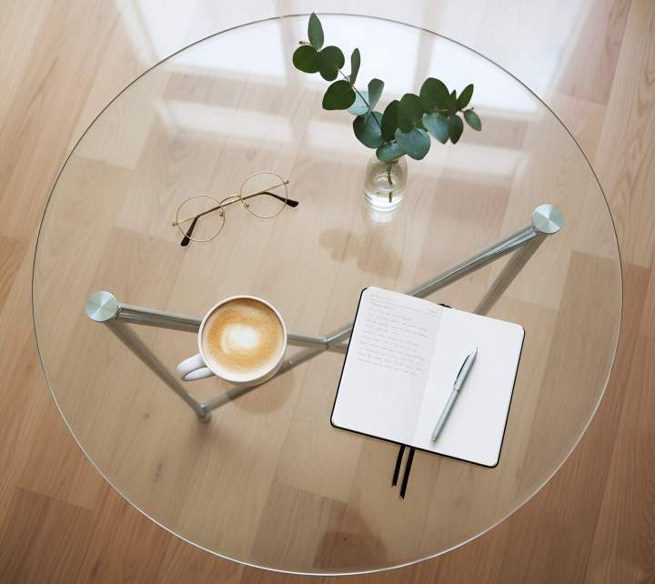 Table en verre Laval